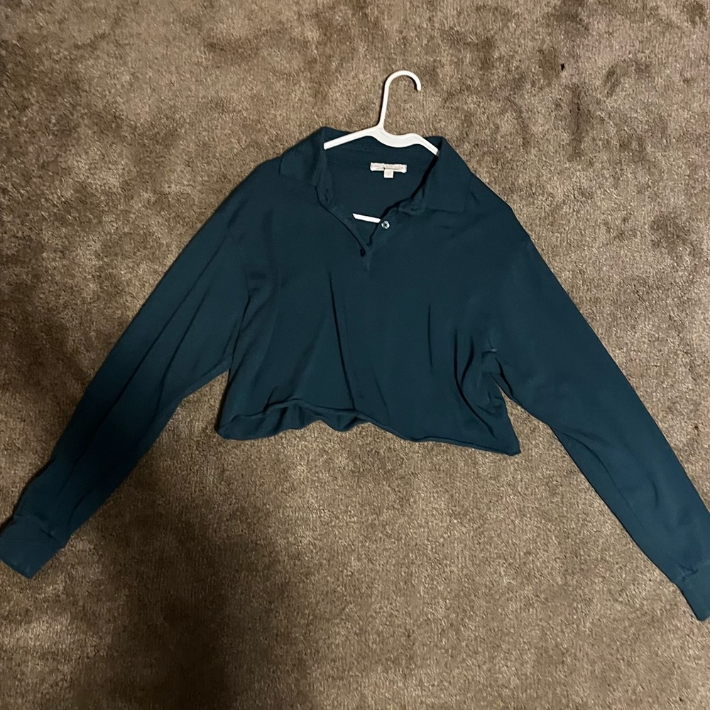 Cropped long sleeve shirt